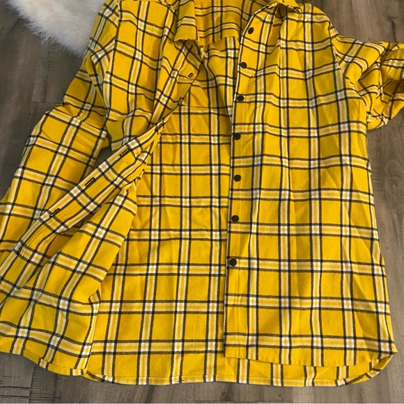 ⭐️ YELLOW FLANNEL ⭐️ - Picture 3 of 7
